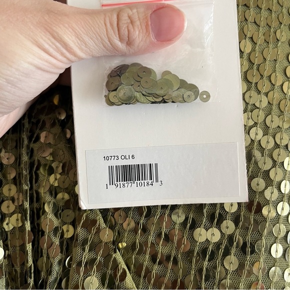 Mac Duggal Sequined Butterfly Sleeve Wrap Over A Line Gown 10773 Size 6 NWT - Picture 8 of 9